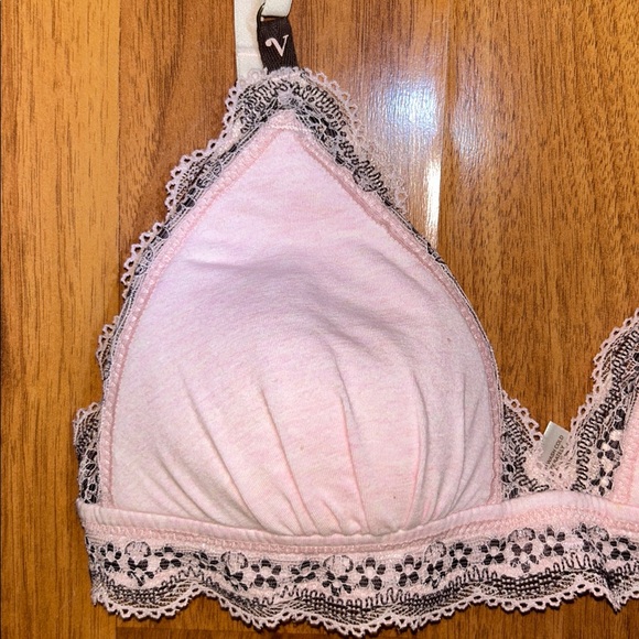NWT Victoria’s Secret No Wire Lace Bralette - Picture 2 of 12